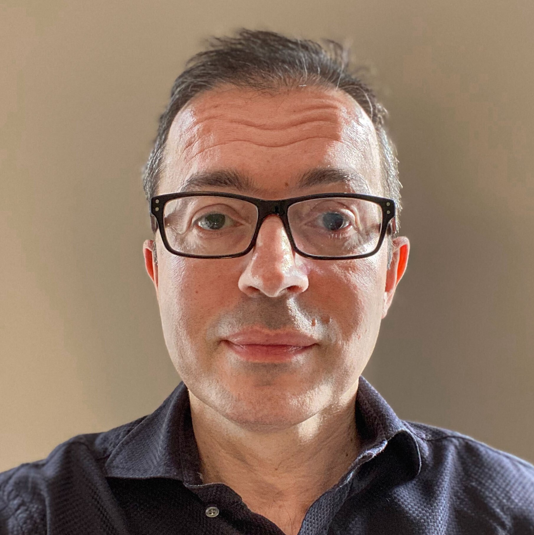 Is there a way to execute commerce transactions without centralised intermediaries?