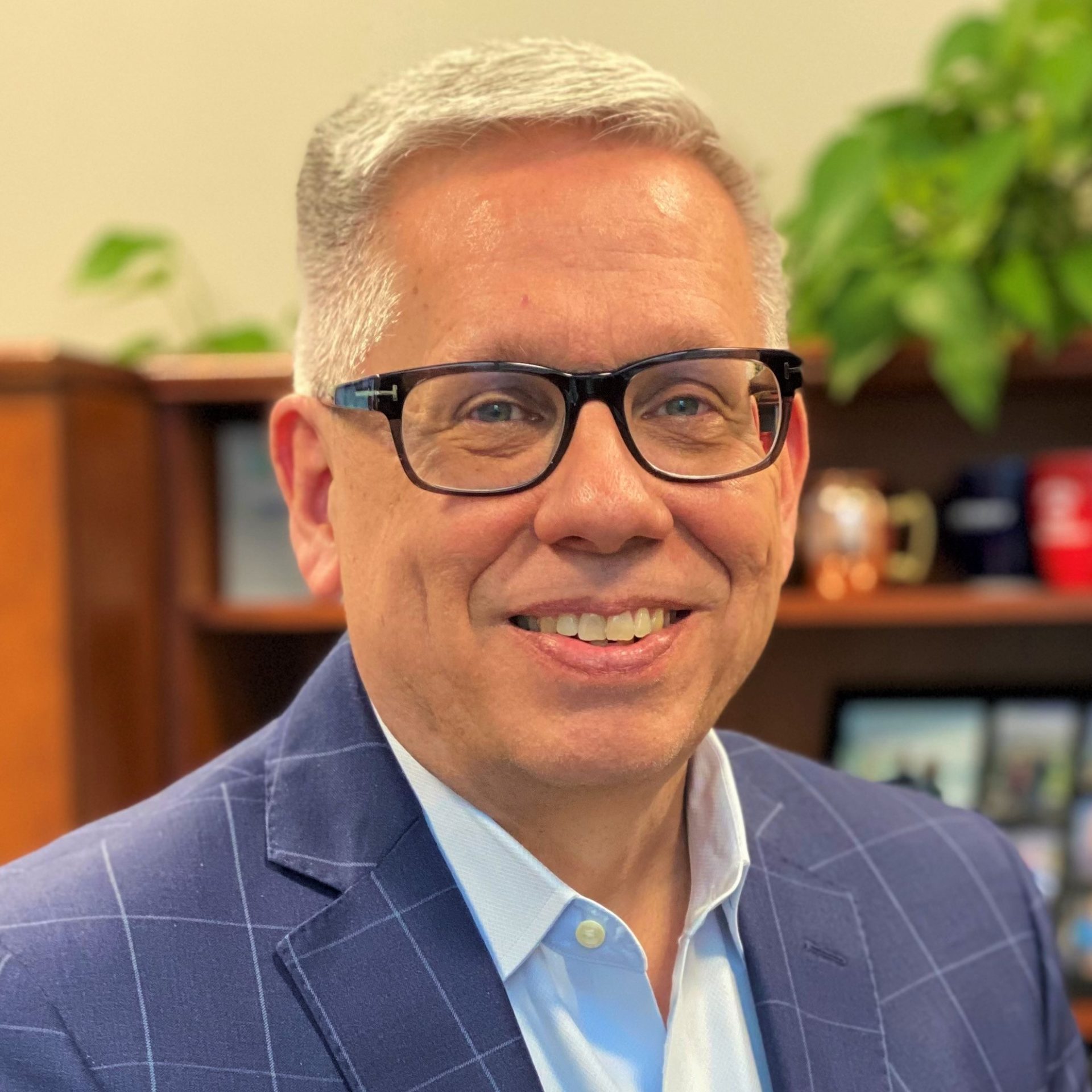 What regional and community banks in the US need to do meet changing customer needs?