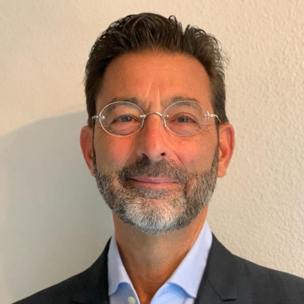 How the divide between traditional and digital asset management is narrowing?