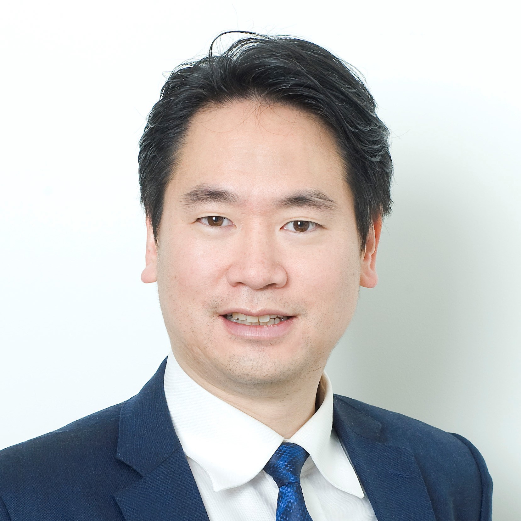 Capturing risk and predicting price moves using social media